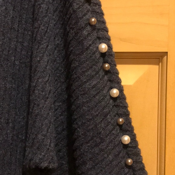 New A Love Story Navy top - Picture 2 of 6